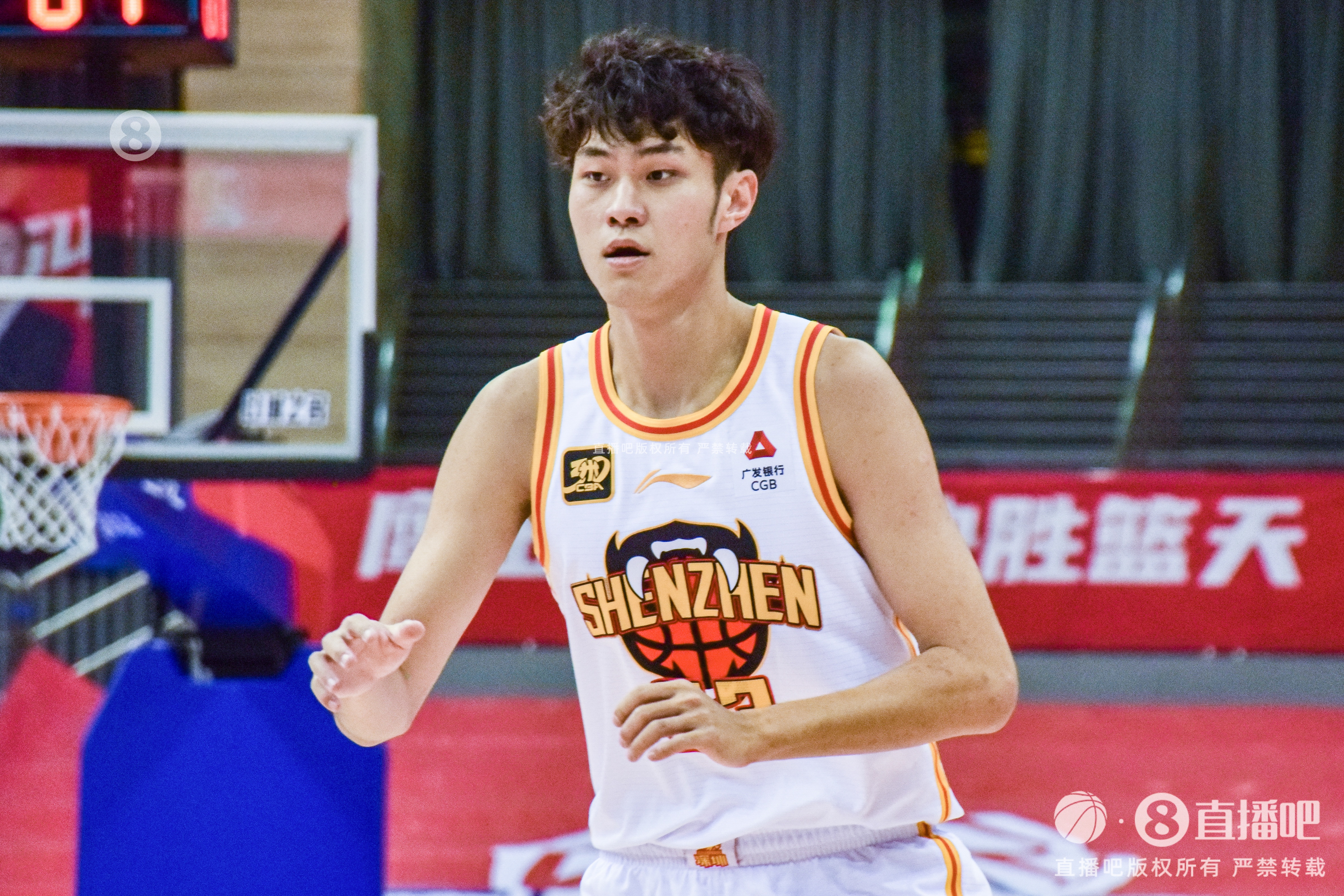 表現(xiàn)出色！王浩然14中7拿到20分3板6助2斷 正負(fù)值+30